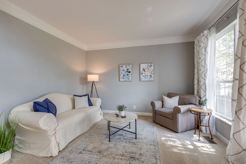 1004 Huntmaster Cir, Nashville, TN 37211