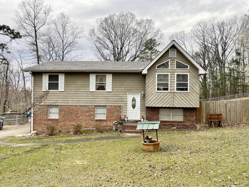689 Ridgewood Dr, Chickamauga, GA 30707