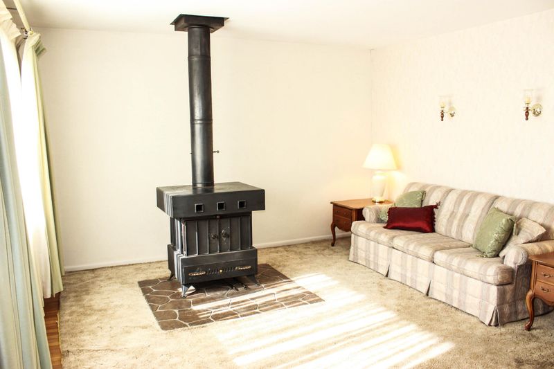 39 Steele Rd, Rossville, GA 30741