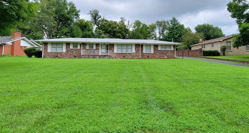 1019 Houston Dr, Murfreesboro, TN 37130