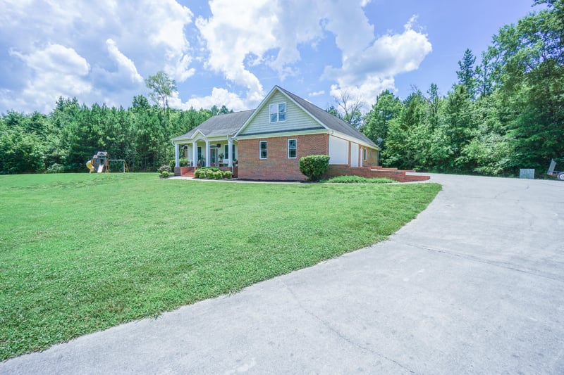 107 Denise Ave, Bridgeport, AL 35740