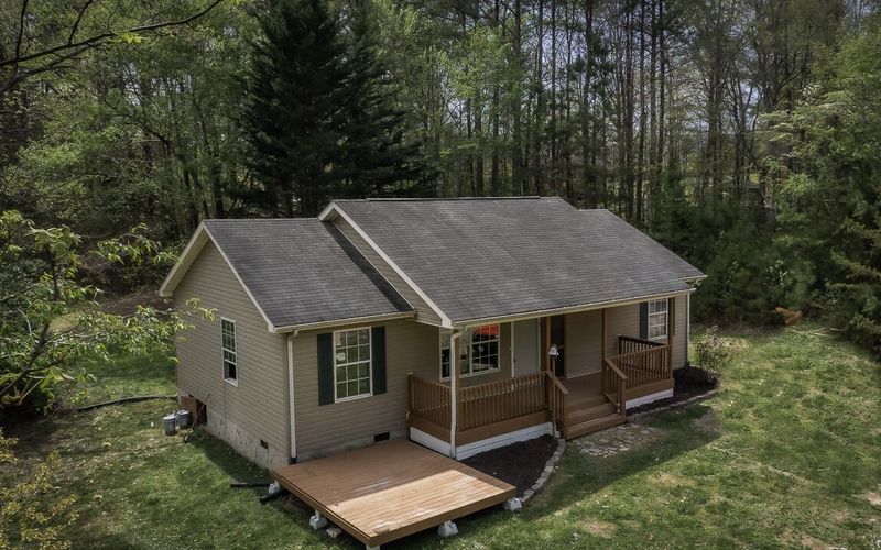 126 Parrish Dr, Chickamauga, GA 30707