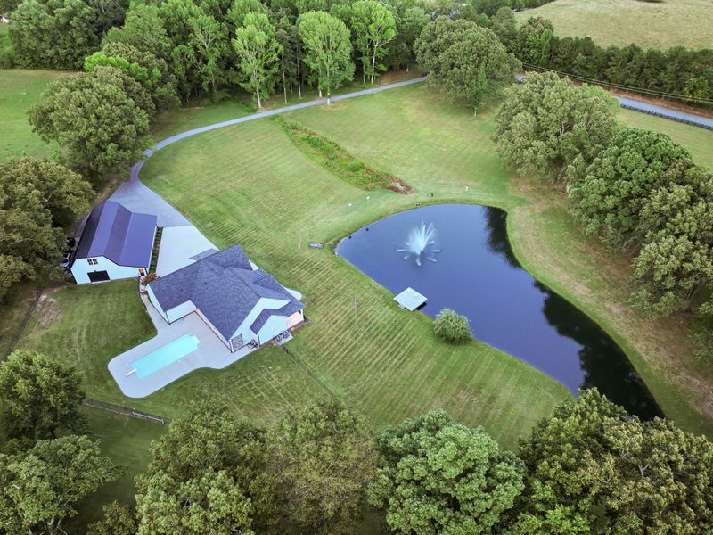 1519 Abiff Rd, Bon Aqua, TN 37025