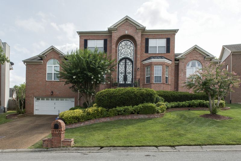 7913 Haydenberry Ct, Nashville, TN 37221