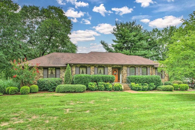 123 Due West Dr, Mount Juliet, TN 37122