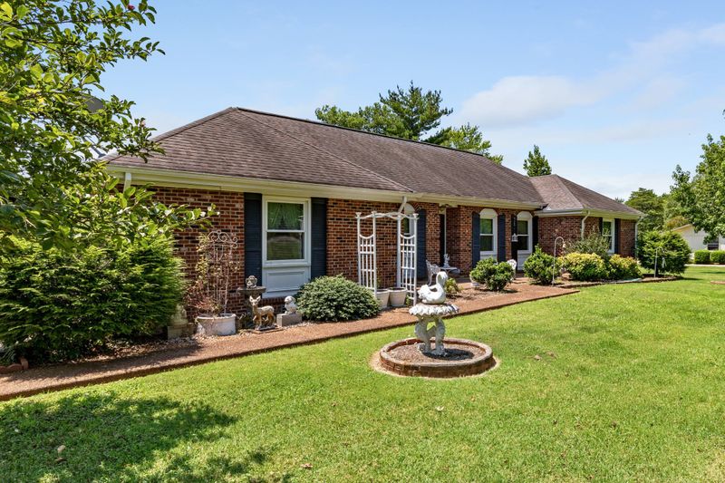 305 Kimberly Ct, Mount Juliet, TN 37122