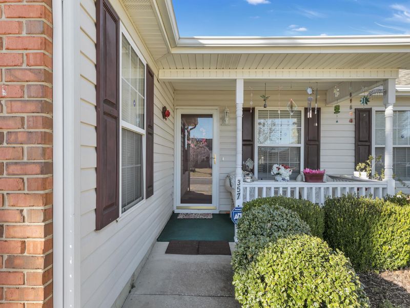 357 Flagstone Dr, Rossville, GA 30741