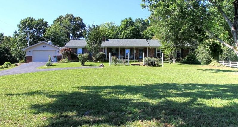 204 Peggy Sue Dr, Ringgold, GA 30736