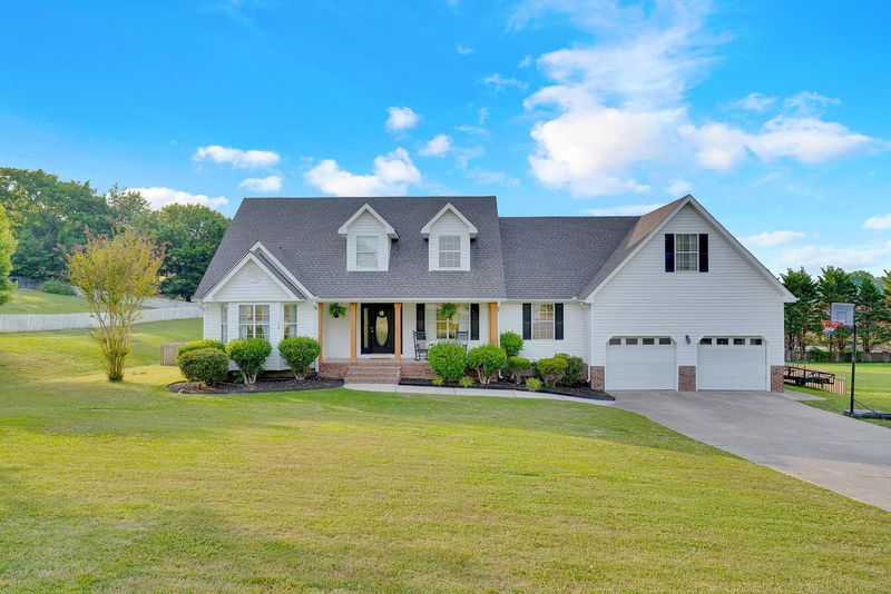 137 Meadowview Ln, Ringgold, GA 30736