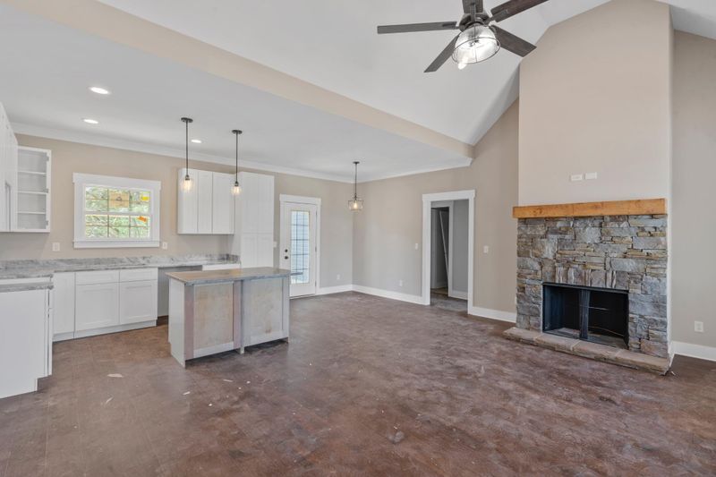 209 Ginger Lake Dr, Rock Spring, GA 30739