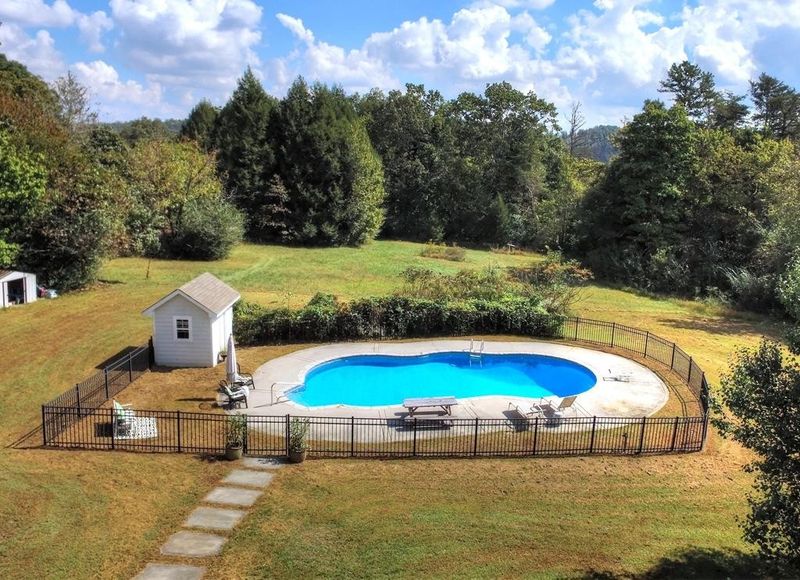 273 Middle Rd, Lookout Mountain, GA 30750