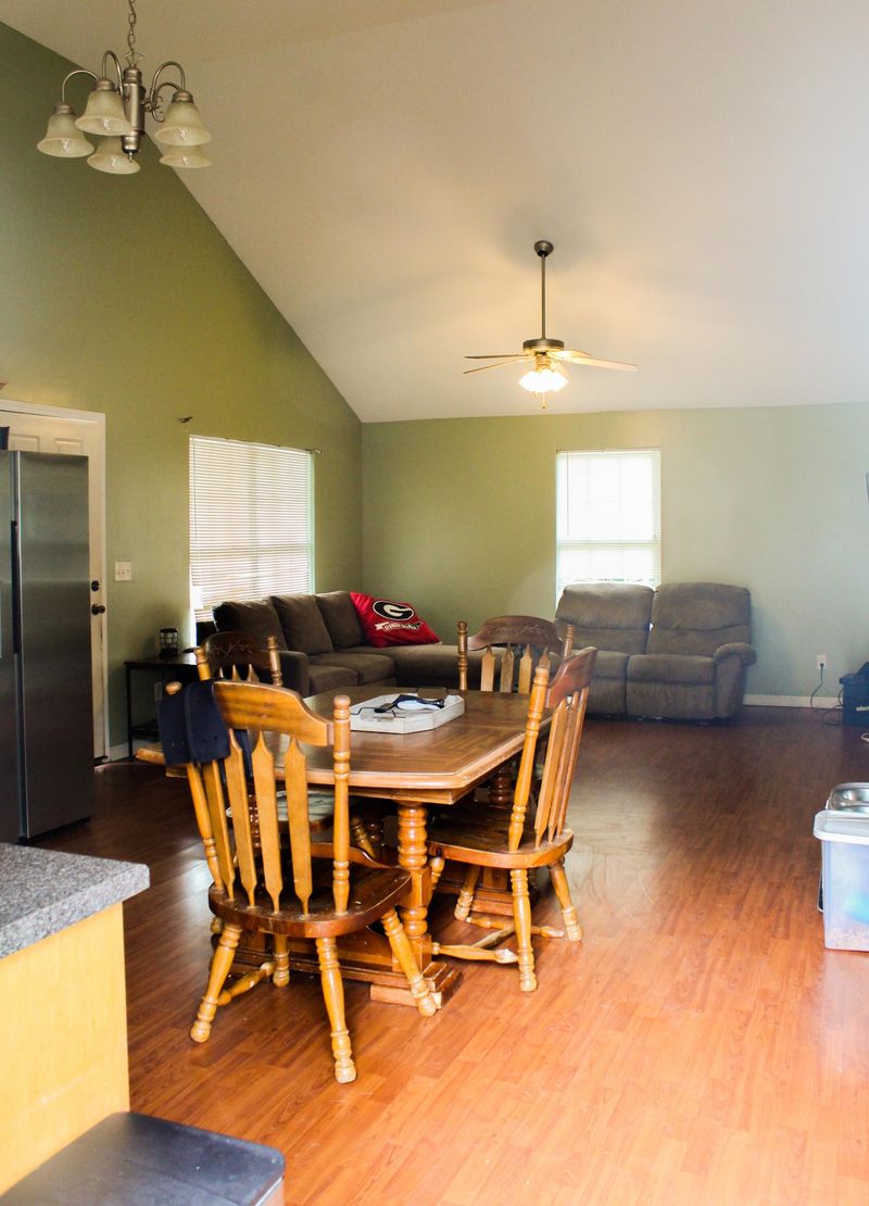 100 W Peachtree St, Rossville, GA 30741