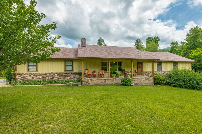 1010 Dugan Loop, Trenton, GA 30752