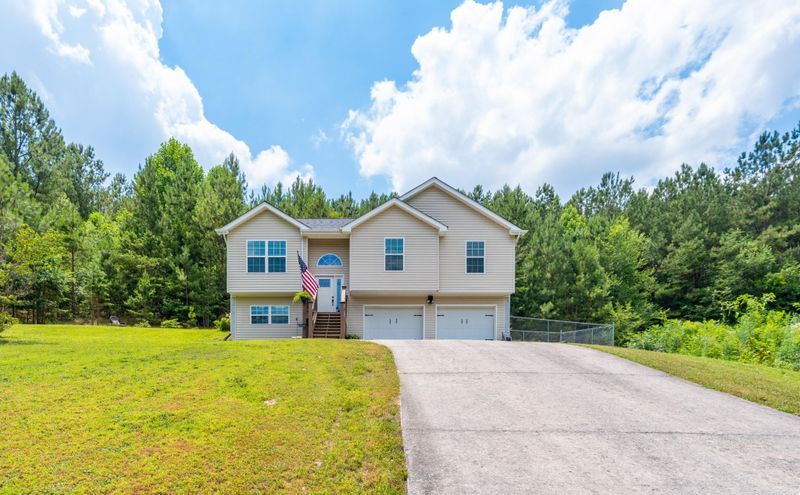 482 Pinewood Dr, Rock Spring, GA 30739