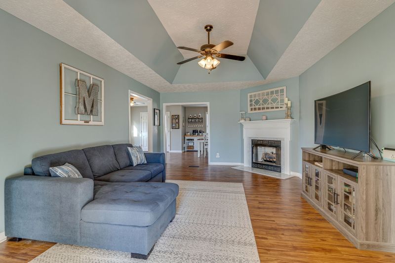 164 Honeysuckle Dr, White House, TN 37188