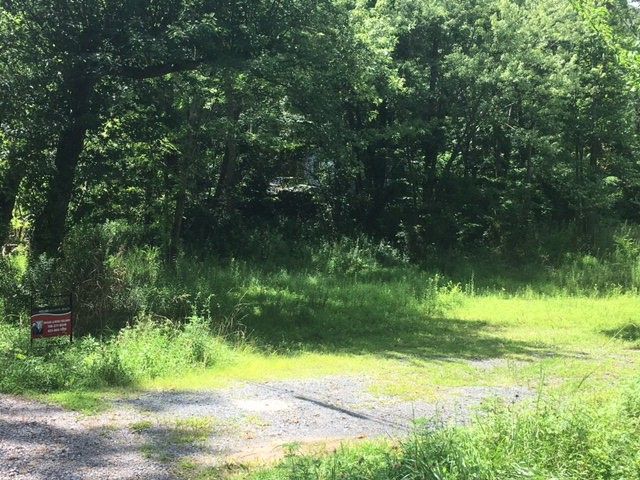 366 Caprice Rd, Dalton, GA 30721