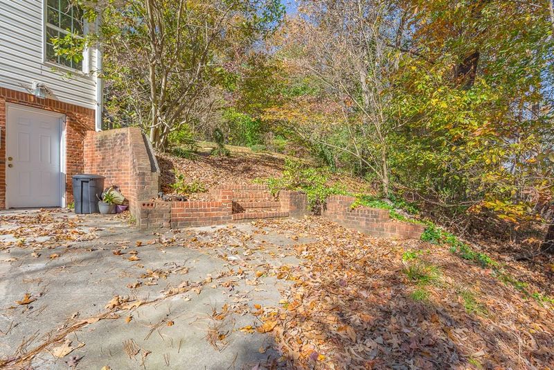 108 Creekside Dr, Dalton, GA 30720
