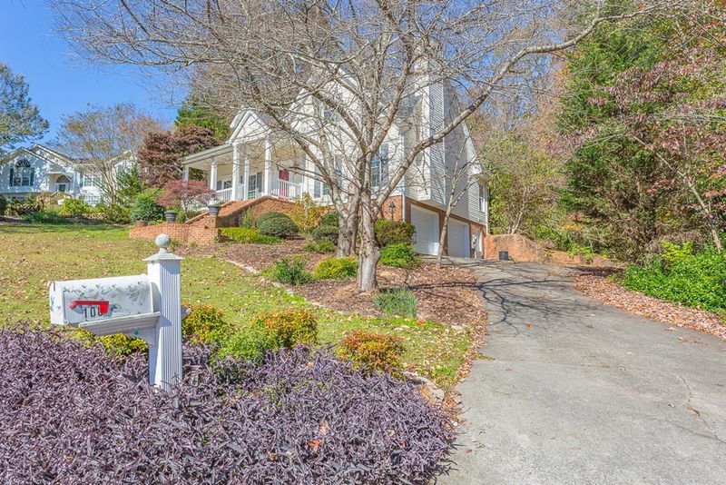 108 Creekside Dr, Dalton, GA 30720