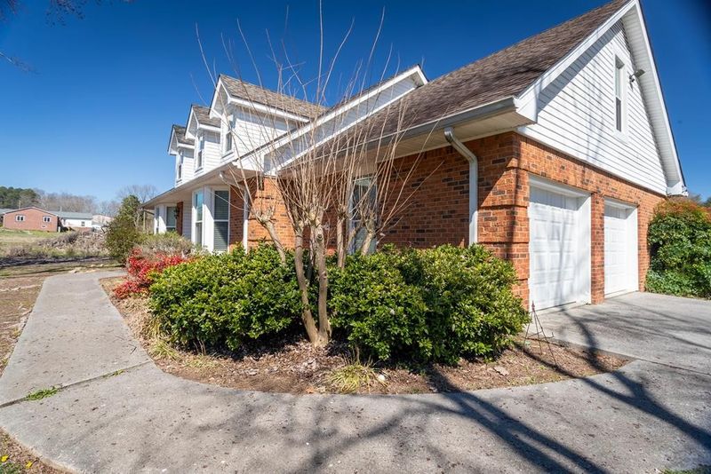 2055 Dug Gap Rd, Dalton, GA 30720