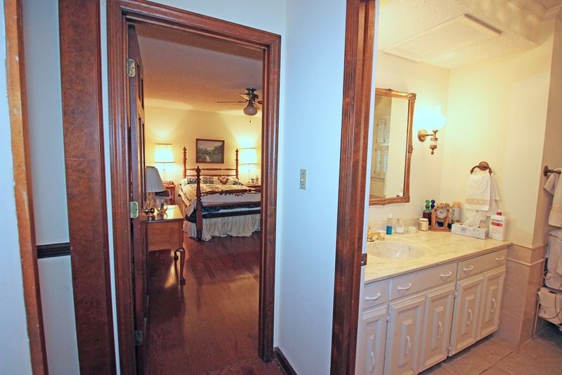 451 Castle Rd N, Dalton, GA 30720