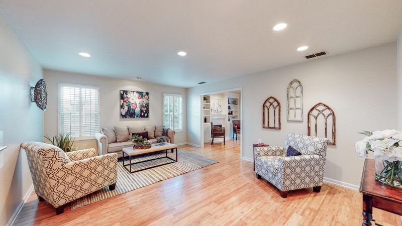 1810 Keeneland Ct, Murfreesboro, TN 37127