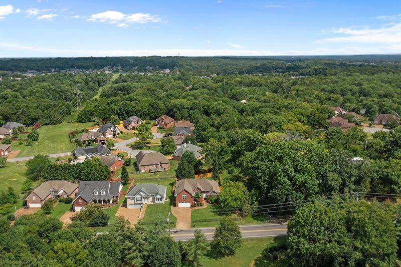 5747 S New Hope Rd, Hermitage, TN 37076