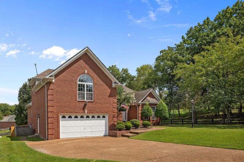 5747 S New Hope Rd, Hermitage, TN 37076