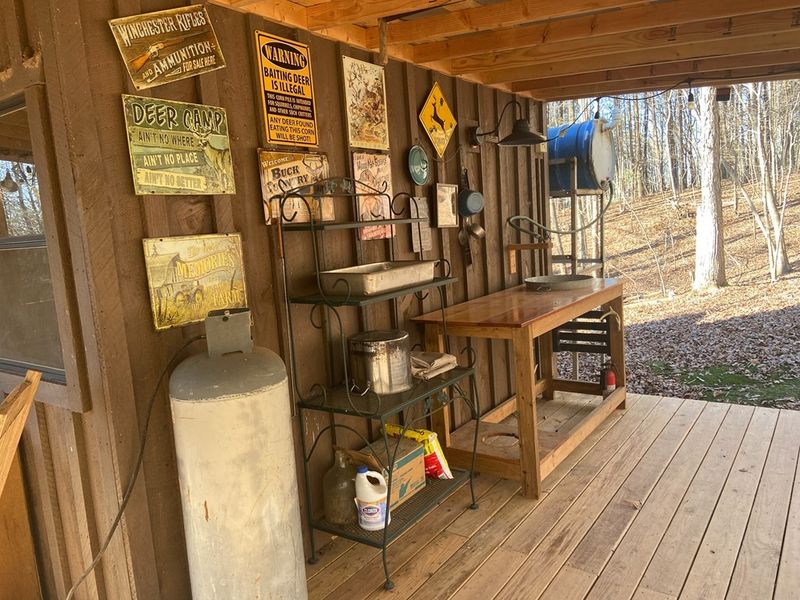 9 Dean Rd, Summerville, GA 30747