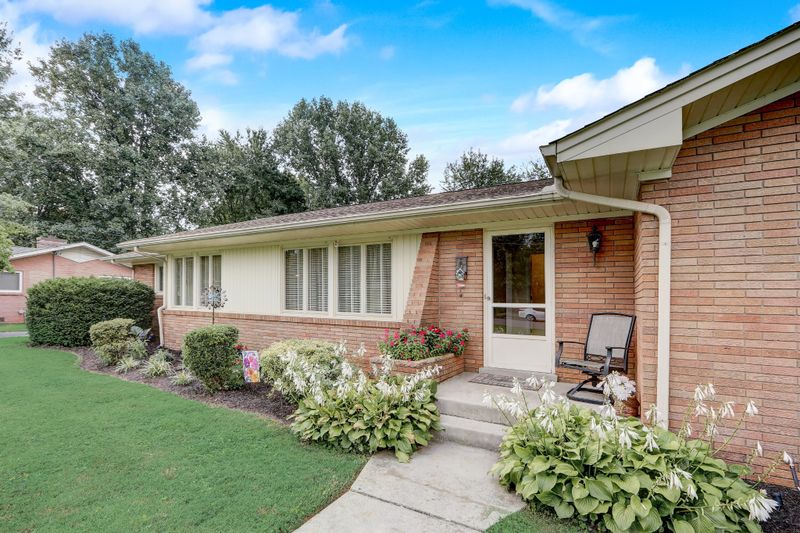 1011 Greenhill St, Murfreesboro, TN 37129