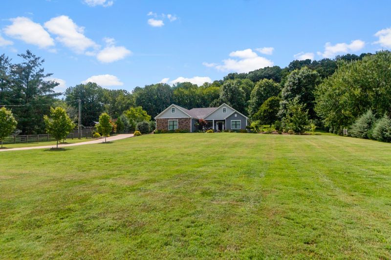 1517 Jacobs Rd, Columbia, TN 38401