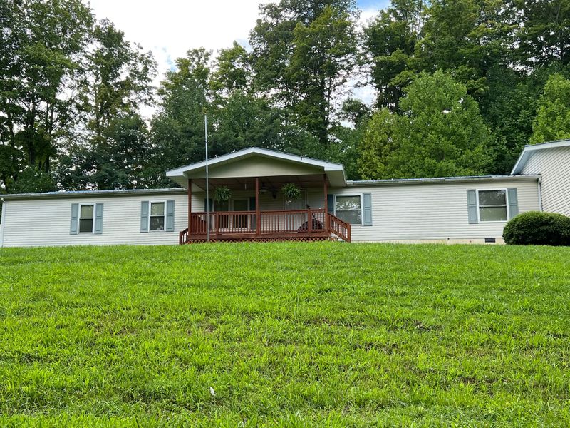 820 Mutton Hollow Hill Rd, Bethpage, TN 37022