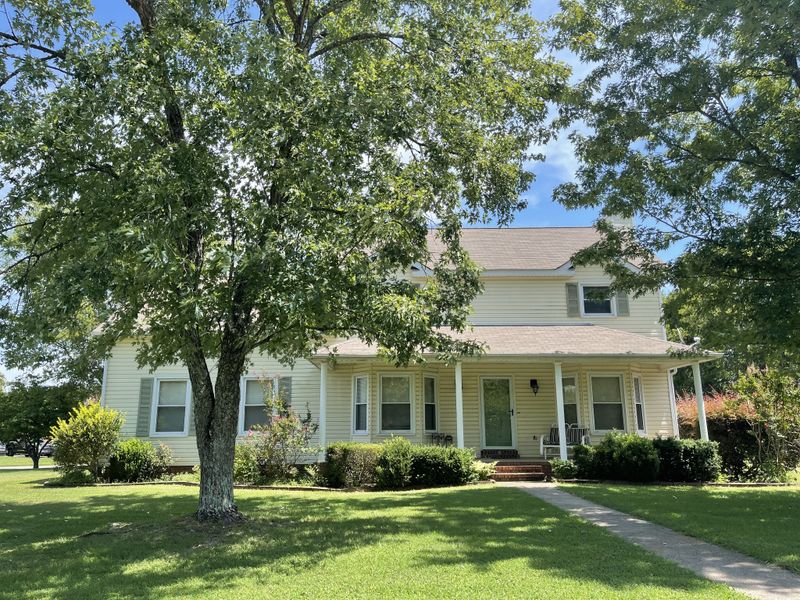 2303 Riverstone Dr, Murfreesboro, TN 37128