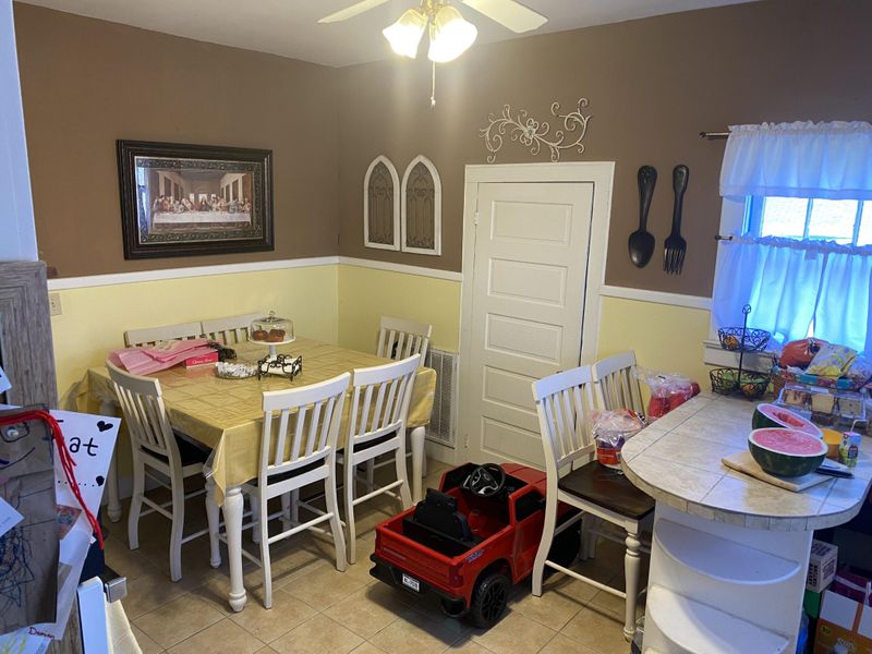 908 Jones St, Dalton, GA 30720