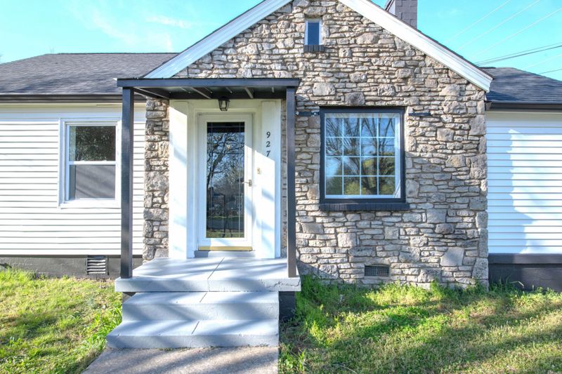 927 Malquin Dr, Nashville, TN 37216