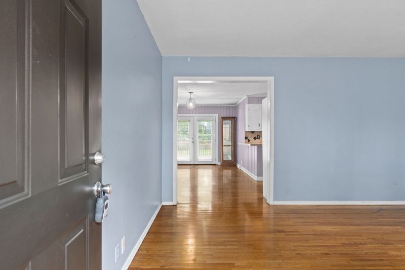 8009 Sawyer Brown Rd, Nashville, TN 37221