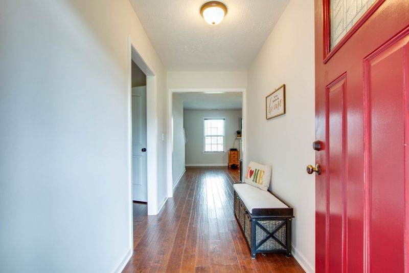 1426 Round Rock Dr, Murfreesboro, TN 37128