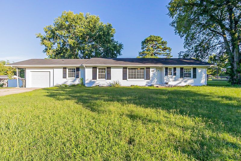 3011 Sheddan Dr, Columbia, TN 38401