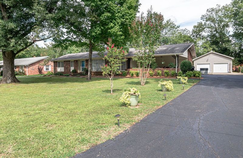 1702 Maymont Dr, Murfreesboro, TN 37130