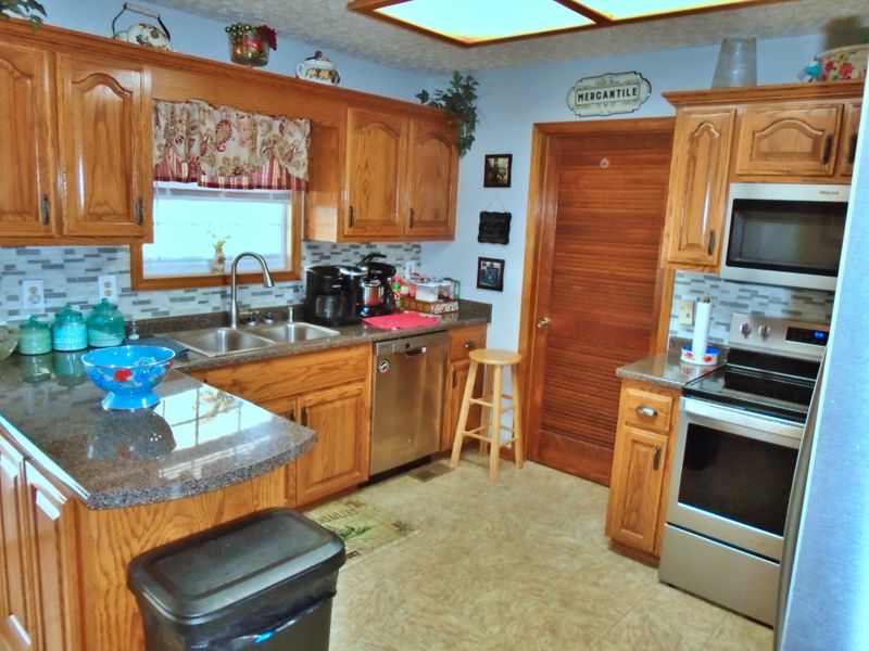 3834 Dot Rd, Springfield, TN 37172