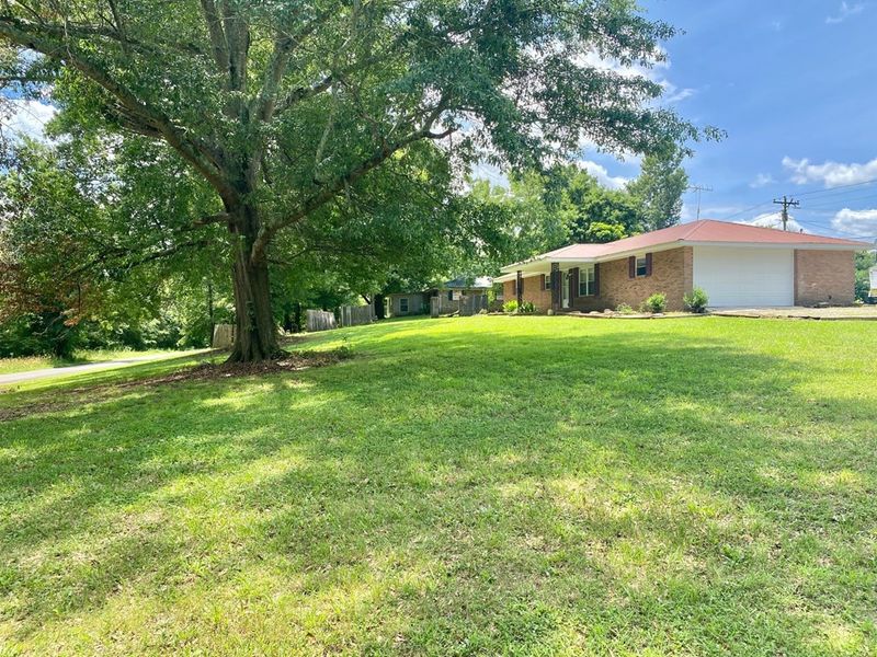 2017 James Ct NE, Dalton, GA 30721
