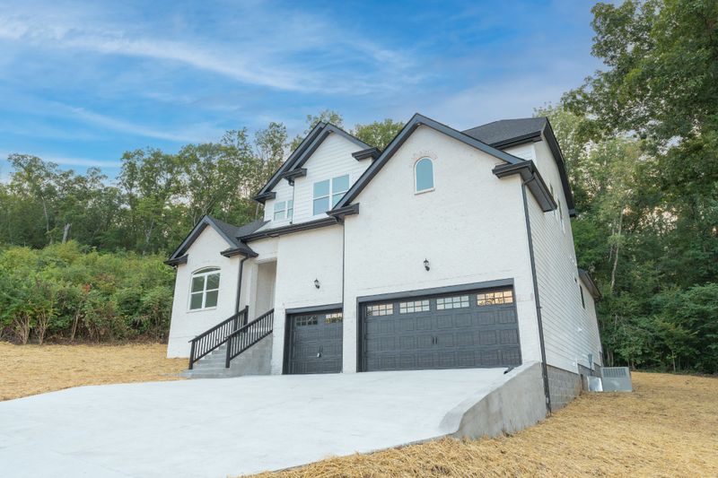 529 Willow Hill Cir, Murfreesboro, TN 37127