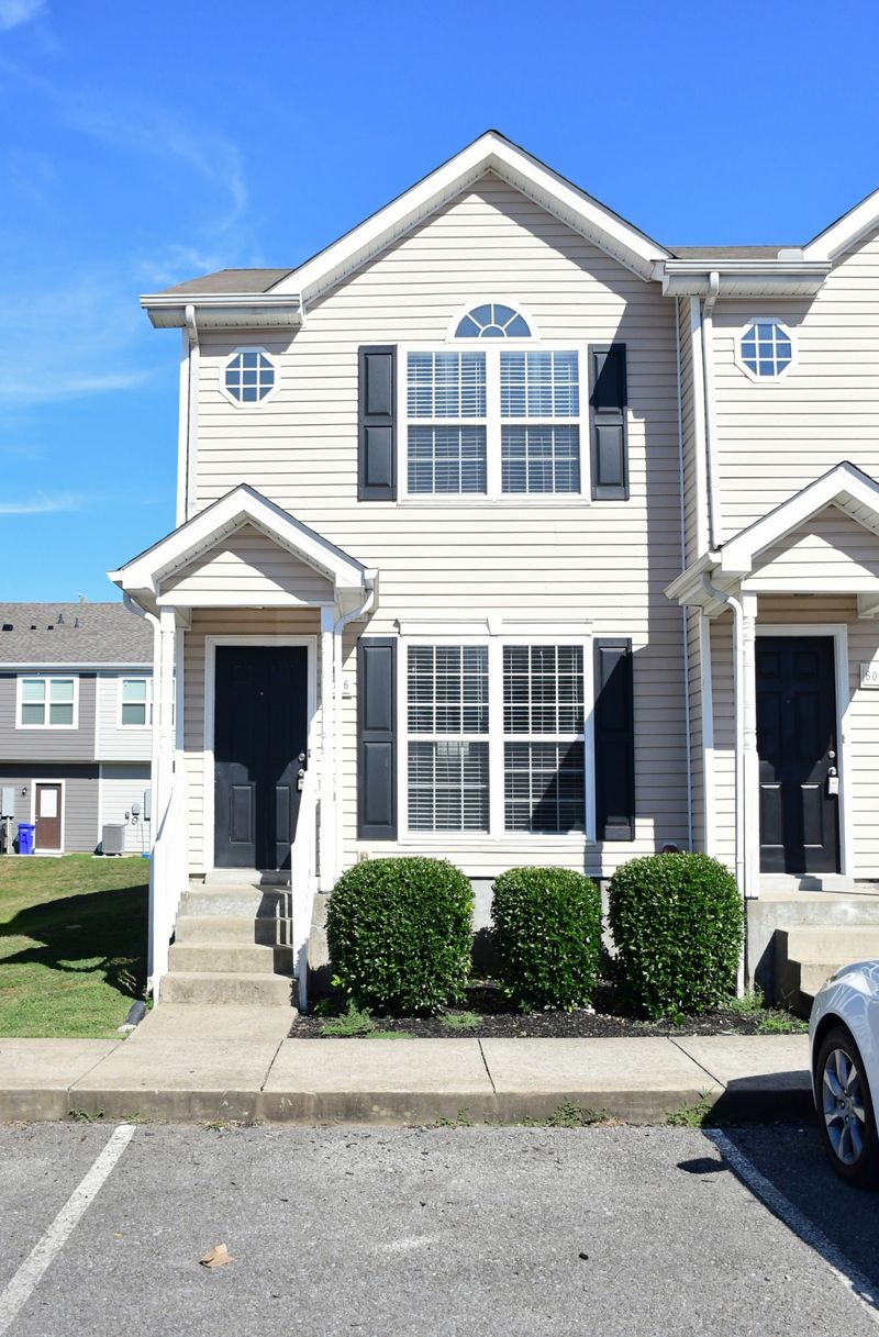 6066 Cullen Dr, La Vergne, TN 37086