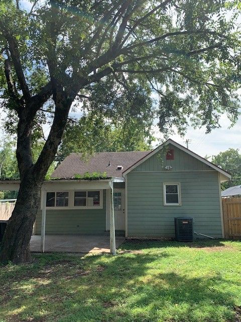301 E Mcknight Dr, Murfreesboro, TN 37130