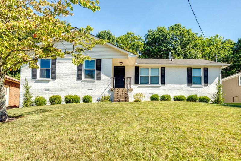 566 Huntington Pkwy, Nashville, TN 37211