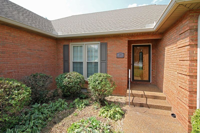 109 Macintosh Dr, Springfield, TN 37172