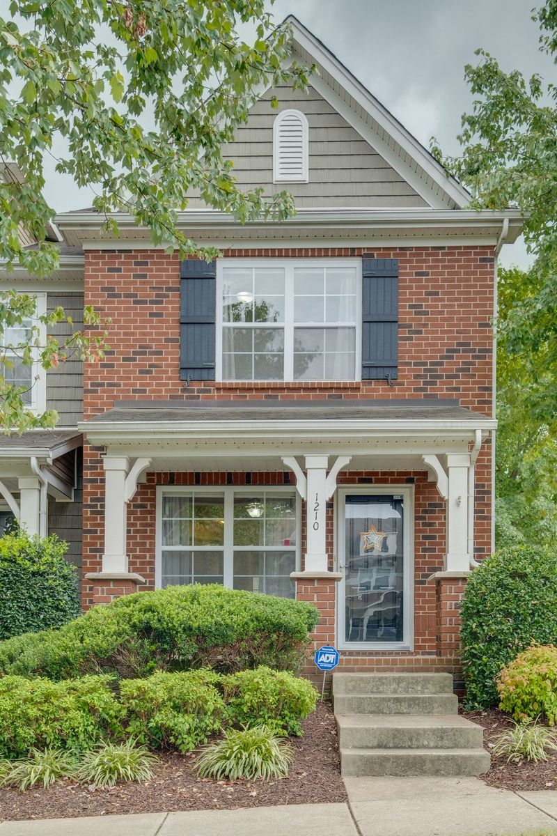 1210 Riverbrook Dr, Hermitage, TN 37076