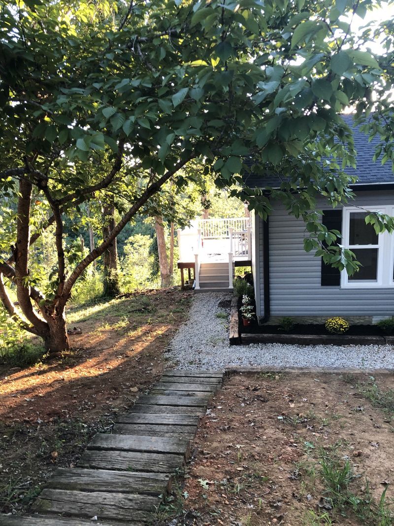 1105 Sneed Rd, Kingston Springs, TN 37082