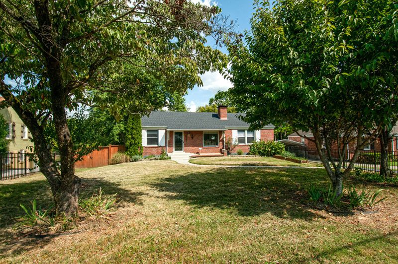 1021 Mitchell Rd, Nashville, TN 37206