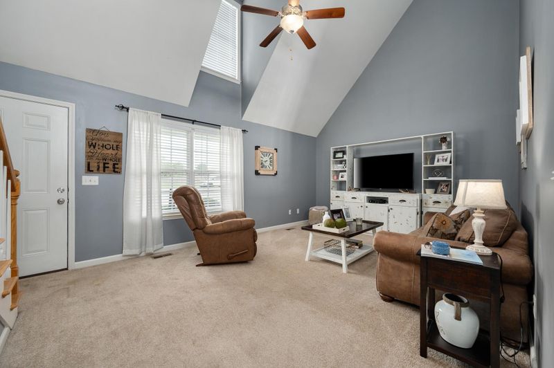 2071 Gardendale Dr, Murfreesboro, TN 37130