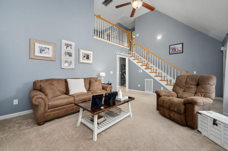 2071 Gardendale Dr, Murfreesboro, TN 37130